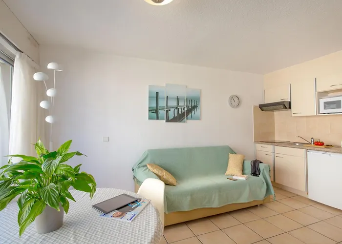 A Pied - Plage, Gare, Commerces - 2 Pieces Avec Terrasse Et Climatisation - Fr-1-466a-6 Lejlighed Saint-Raphaël